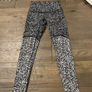 Black and White Lululemon Leggings
